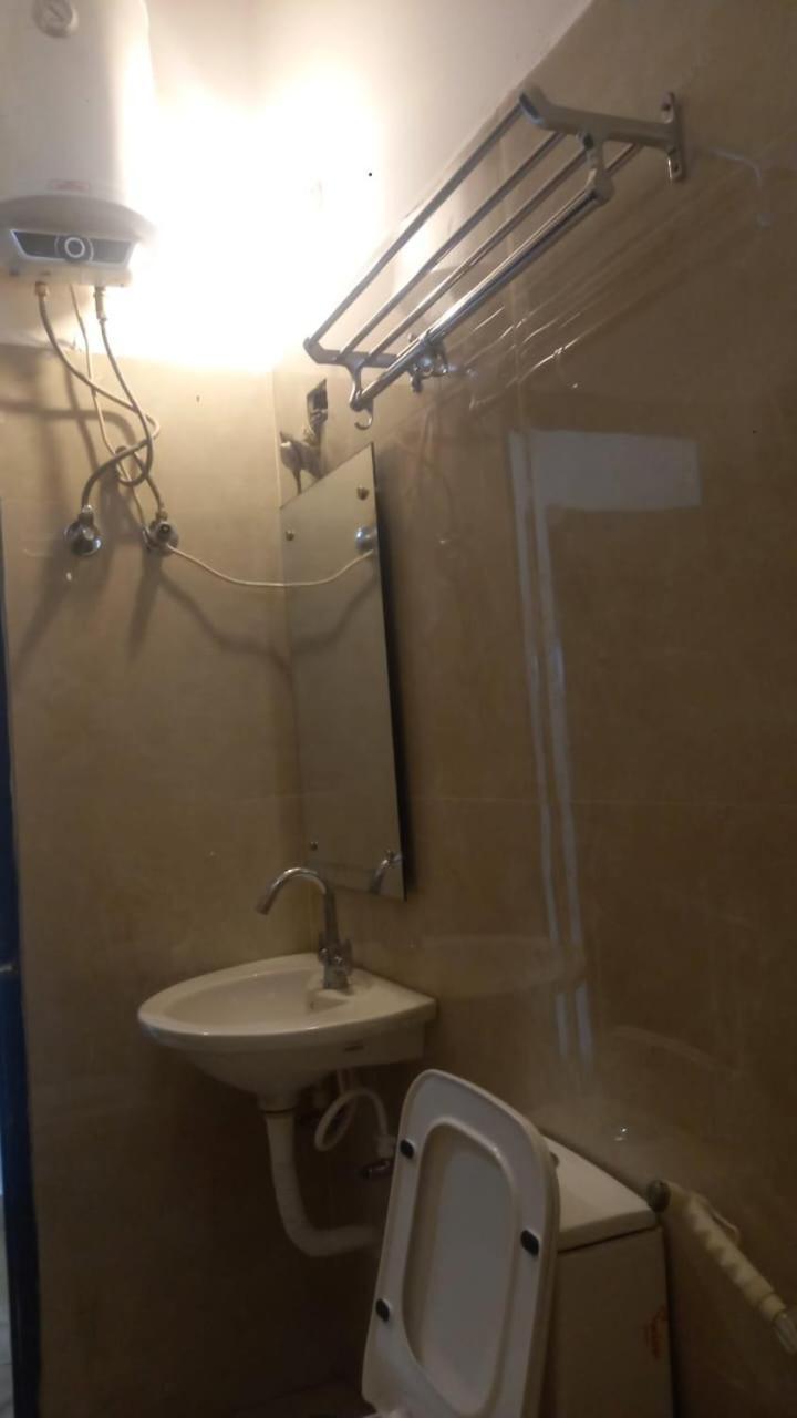 Hotel The First By Goyal Hotelie Agra  Exterior foto